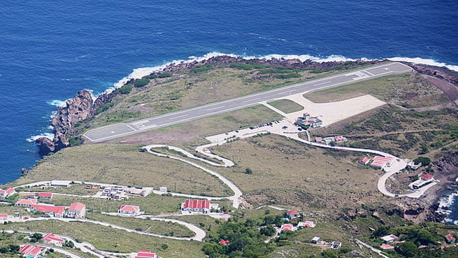 aeropuerto-de-saba.jpg